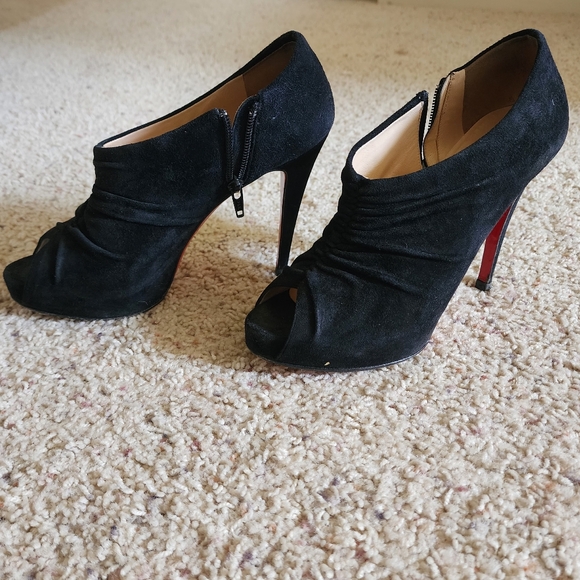 Christian Louboutin Black Suede Peep-Toe Booties Zip Heels Sz. 39.5 - Picture 1 of 8